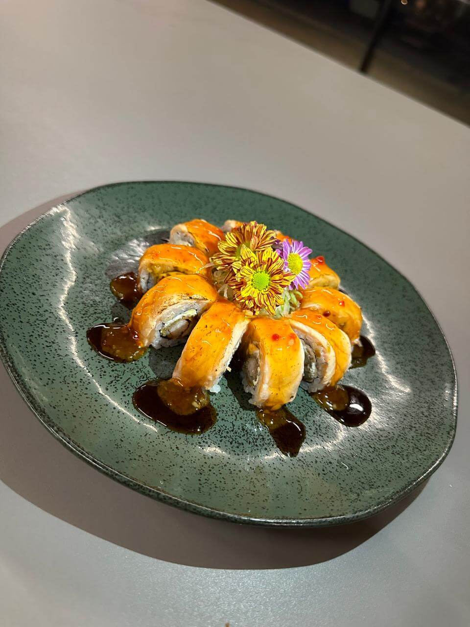uramaki ebi chilli